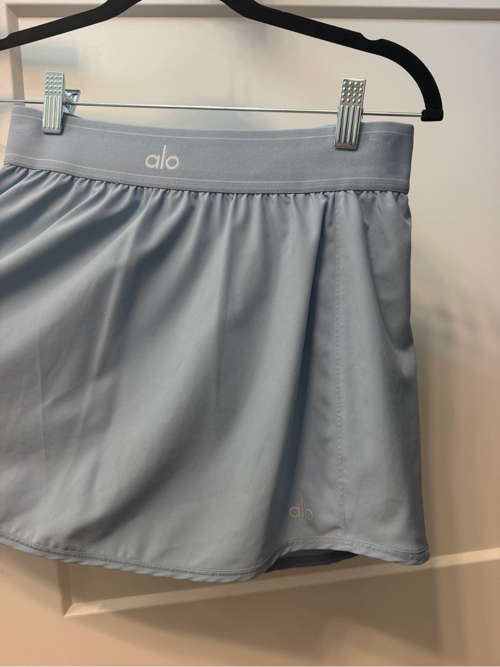 ALO Yoga Light Blue Women's Athletic Skort - Picture 2 of 4